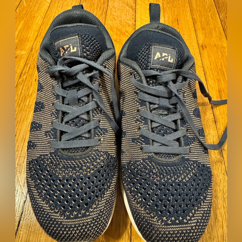 APL SNEAKERS